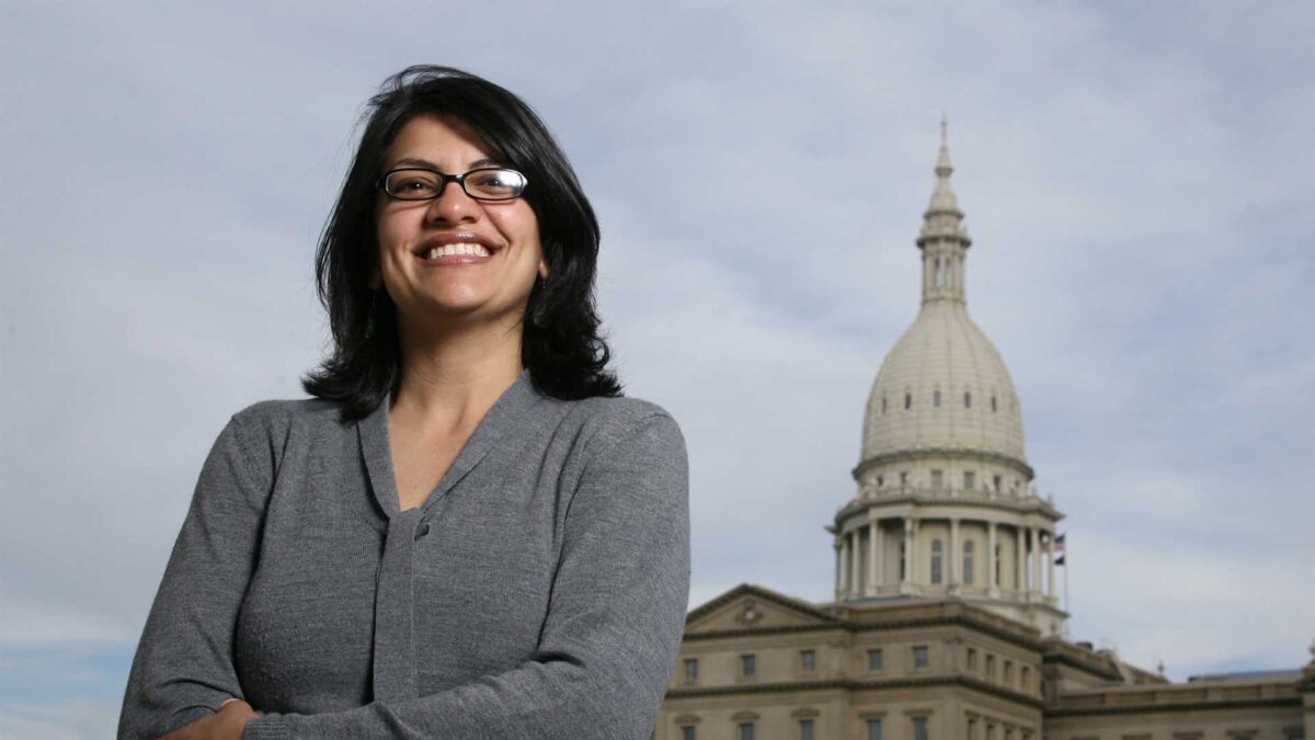 Israel permite a la congresista Rashida Tlaib visitar a su abuela en Cisjordania «por motivos humanitarios»