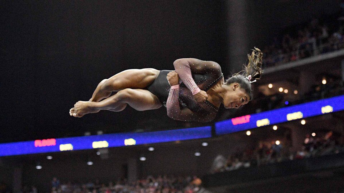 La gimnasta Simone Biles hace historia con un salto inédito