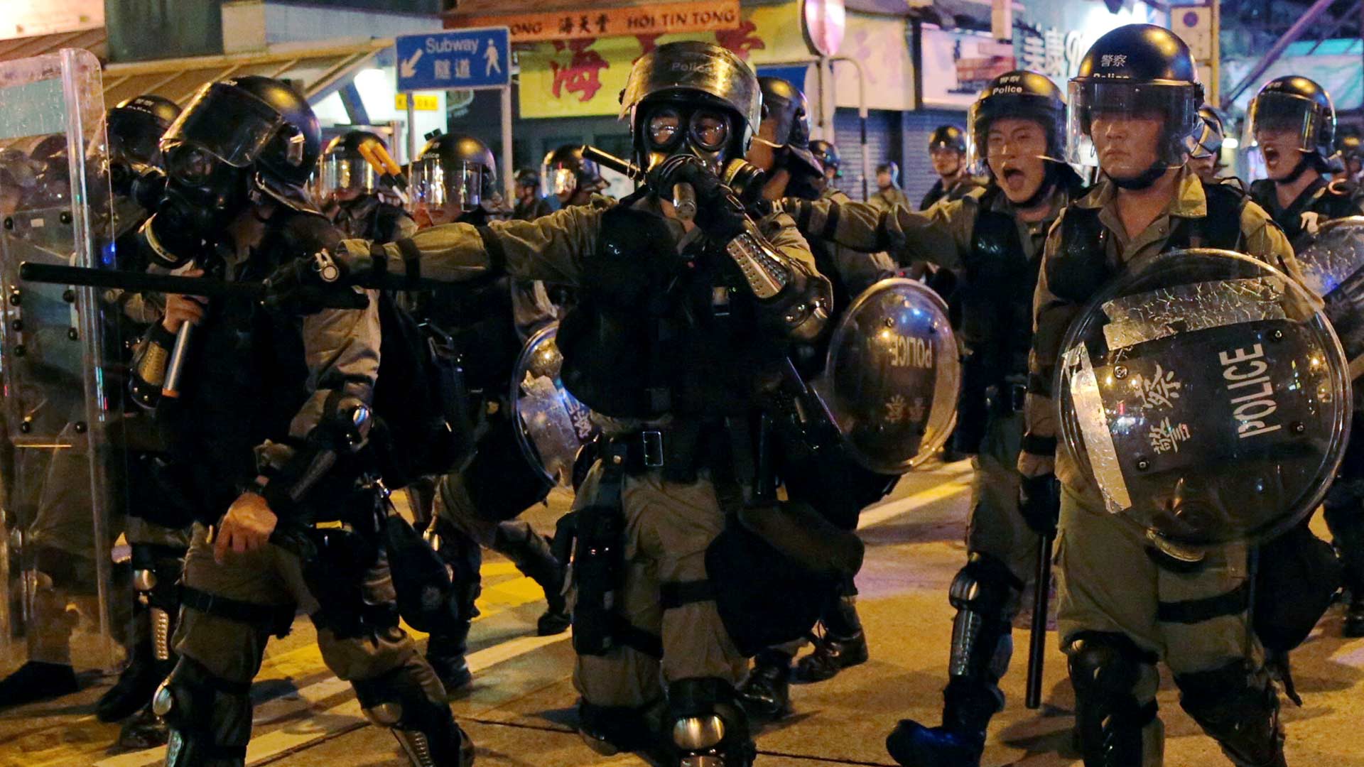 La Policía de Hong Kong detiene a más de 20 manifestantes tras los enfrentamientos