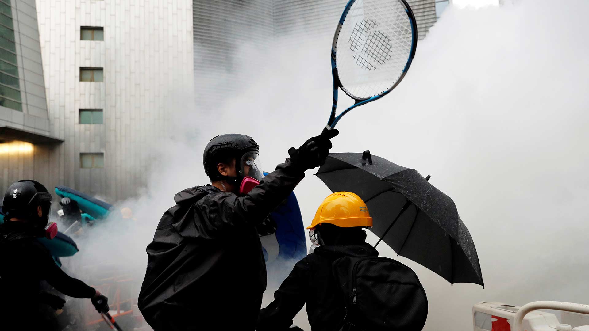 La Policía usa cañones de agua por primera vez para disolver a los manifestantes en Hong Kong