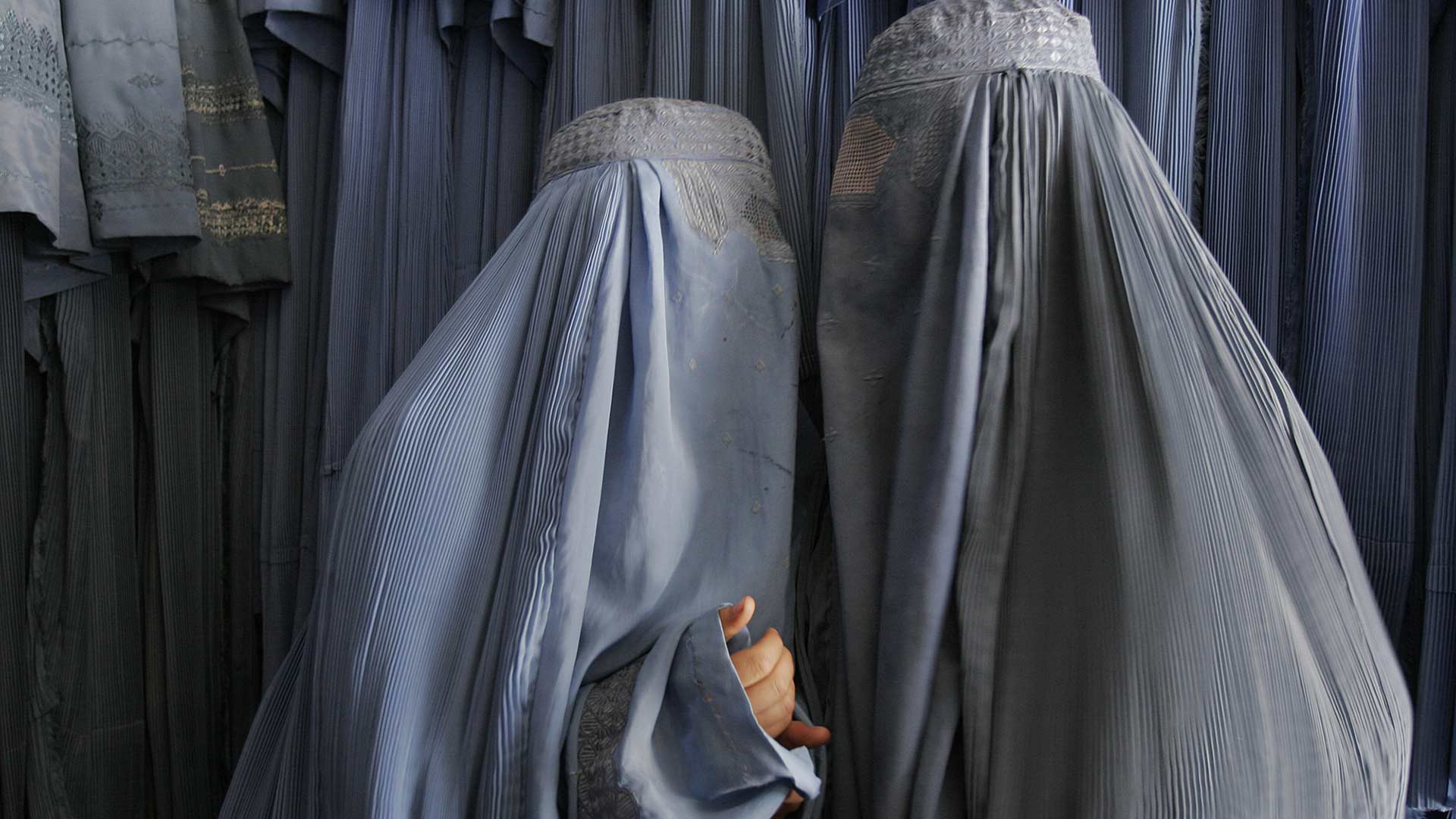 La prohibición del burka en Holanda entra en vigor envuelta en polémica