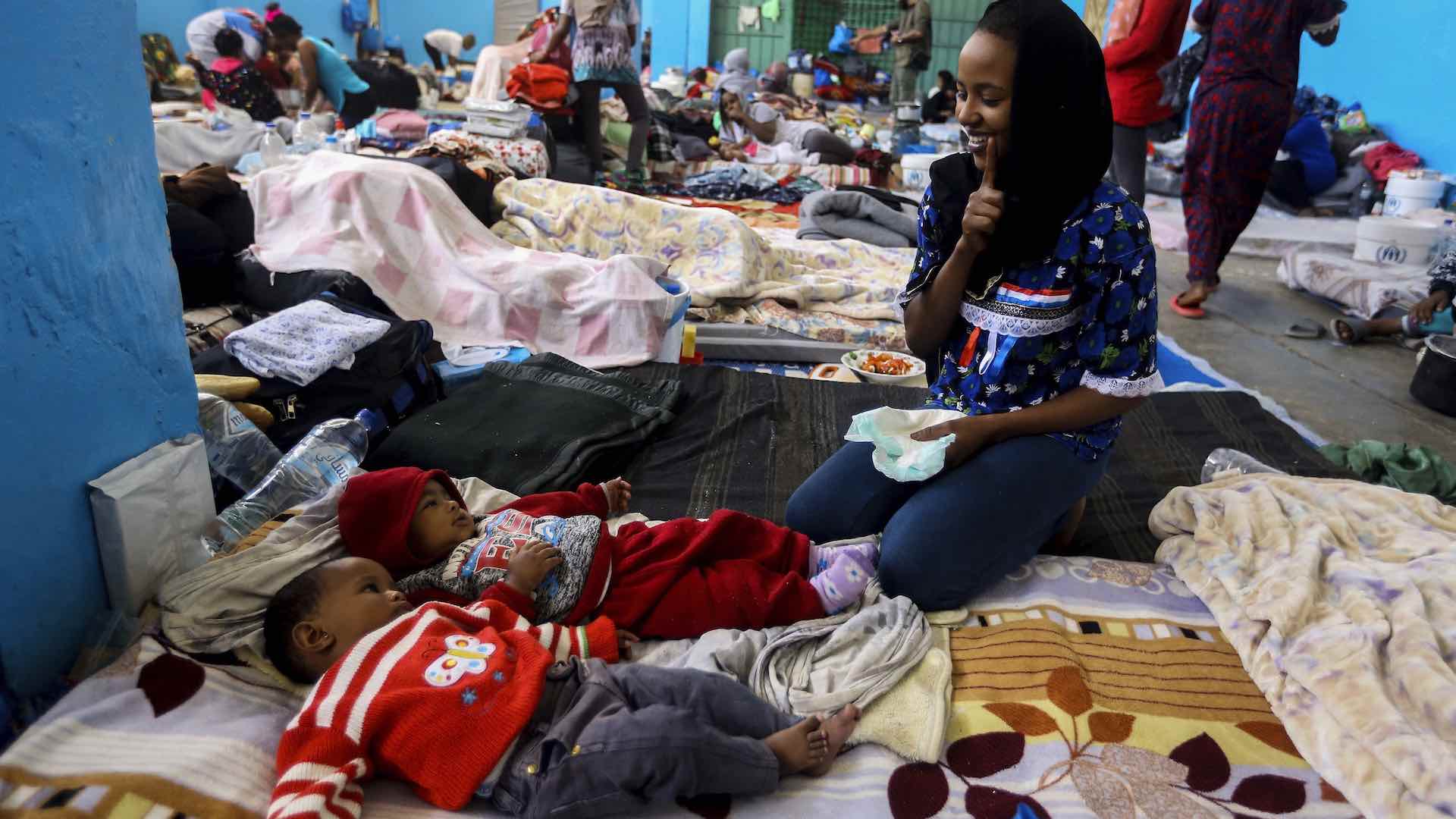 Libia ordena el cierre de los tres centros principales de detención de migrantes