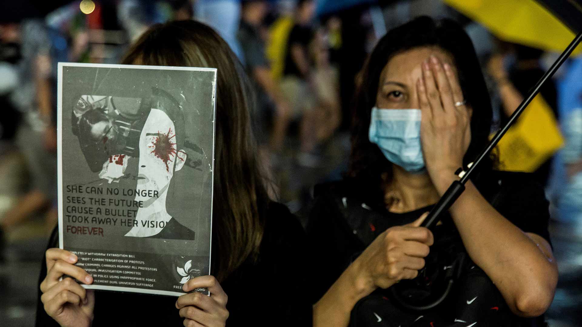Miles de manifestantes vuelven a las calles de Hong Kong pese a las crecientes amenazas de China