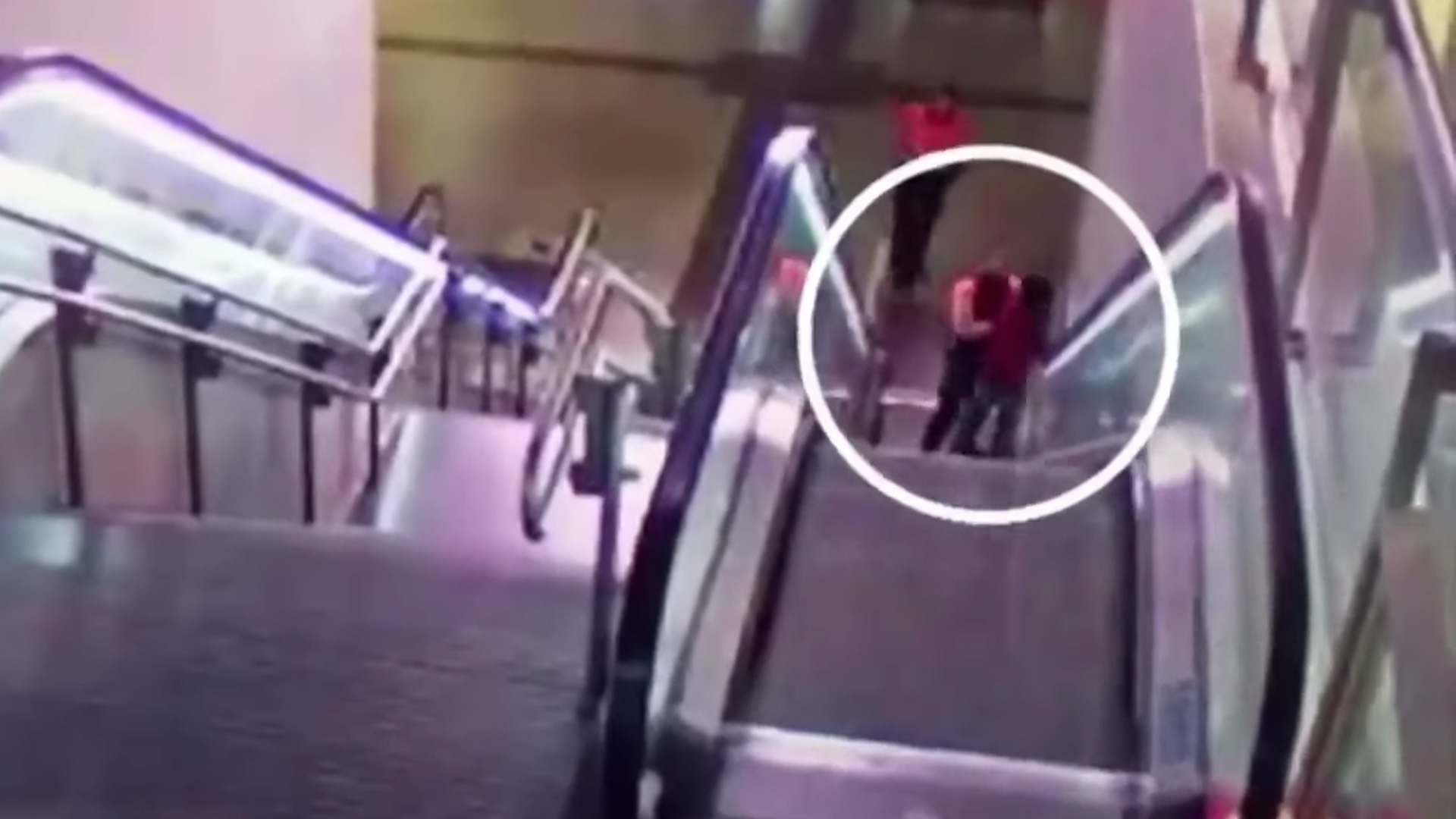 Brutal paliza de dos guardias de seguridad a un congoleño en una estación del metro de Madrid