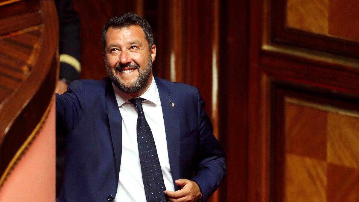 Salvini celebra la aprobación de su decreto anitiimigración que multa a las ONG