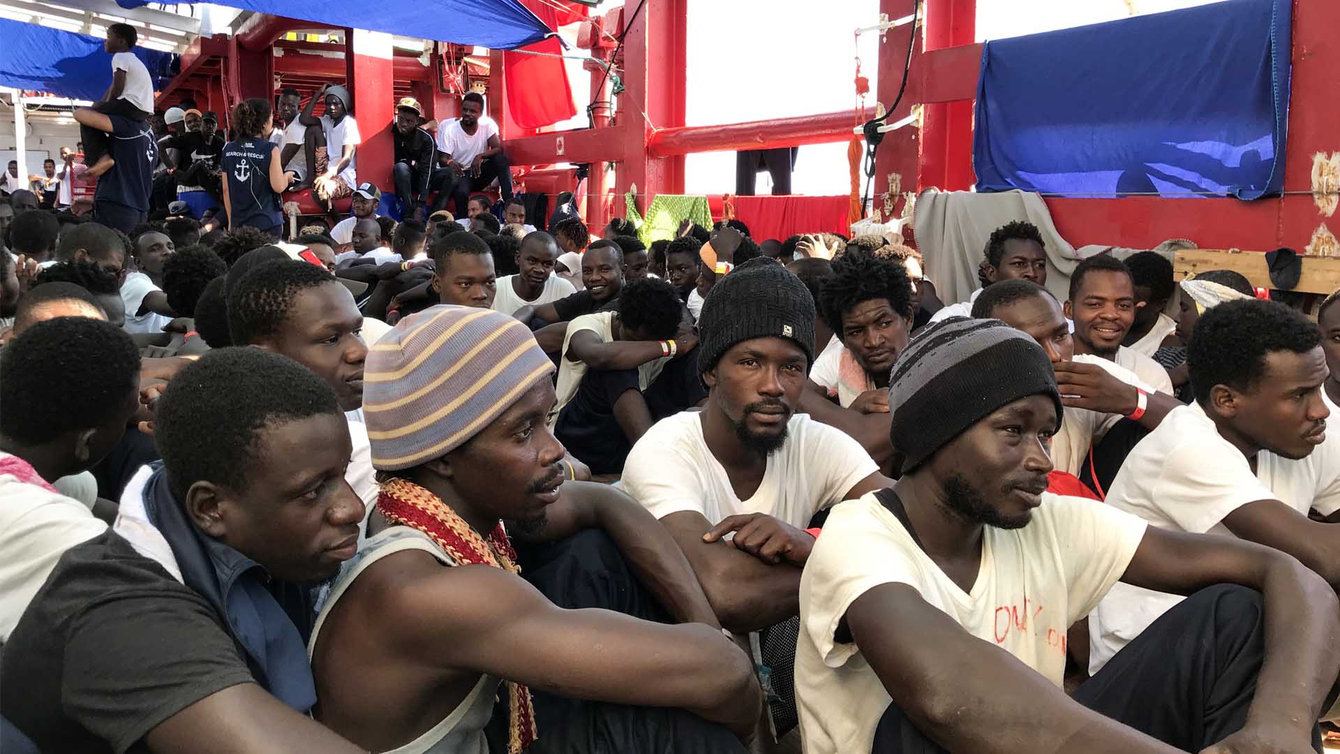 Seis países europeos acuerdan acoger a los 356 inmigrantes del Ocean Viking