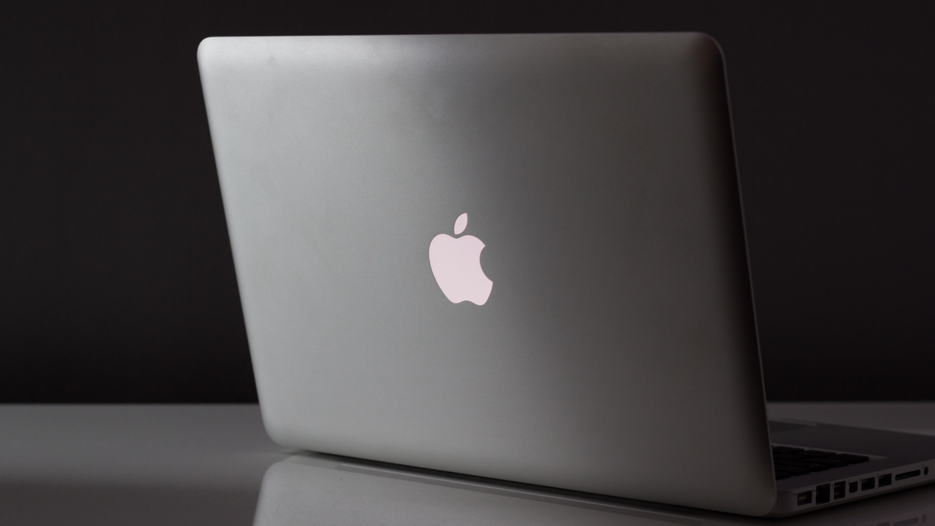 Singapur se suma a EEUU en prohibir un modelo de MacBook Pro en sus vuelos