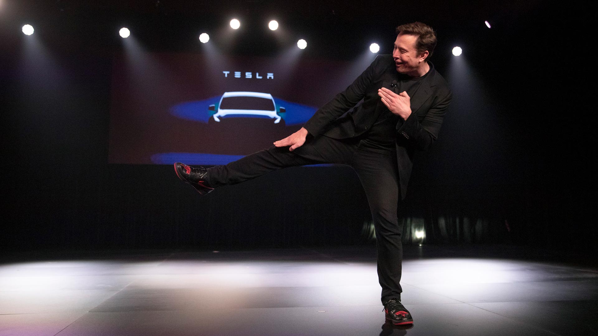 Tesla anuncia que Netflix y Youtube podrán verse en sus coches a partir de 2020
