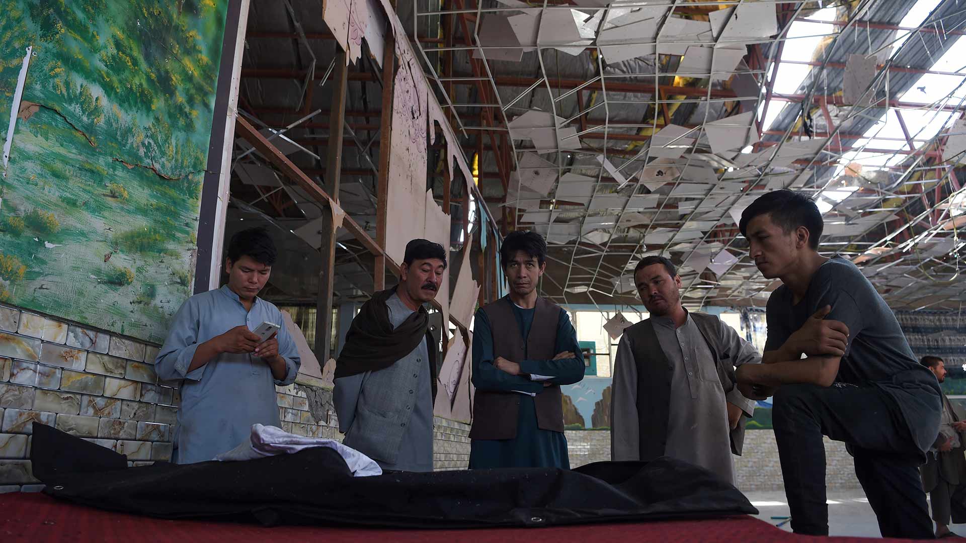 Un atentado suicida en una boda en Kabul deja 63 muertos y 182 heridos