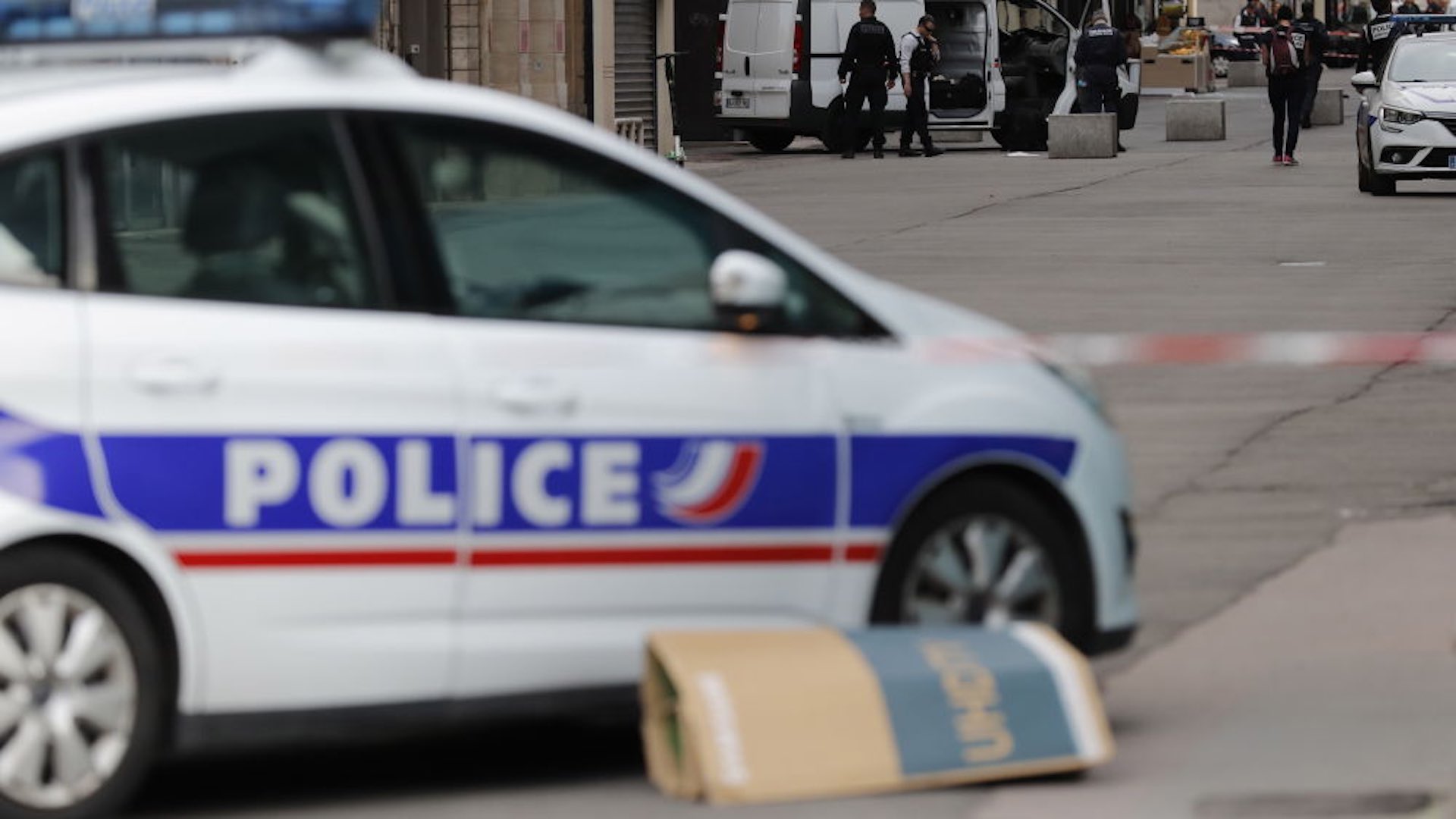 Al menos un muerto y ocho heridos en un ataque con cuchillo cerca de Lyon