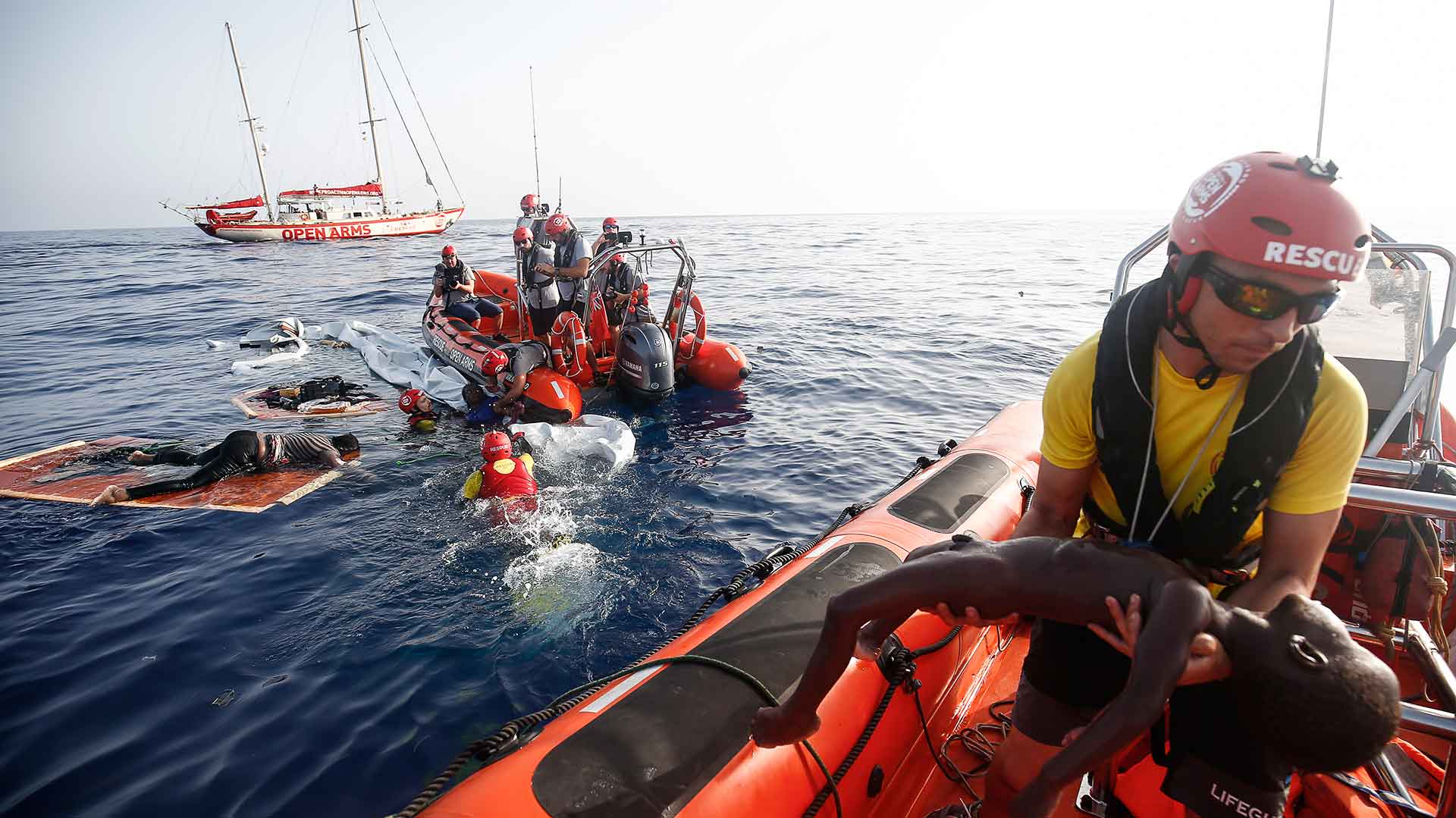 El Open Arms se dirige a Lampedusa con el permiso de un tribunal italiano