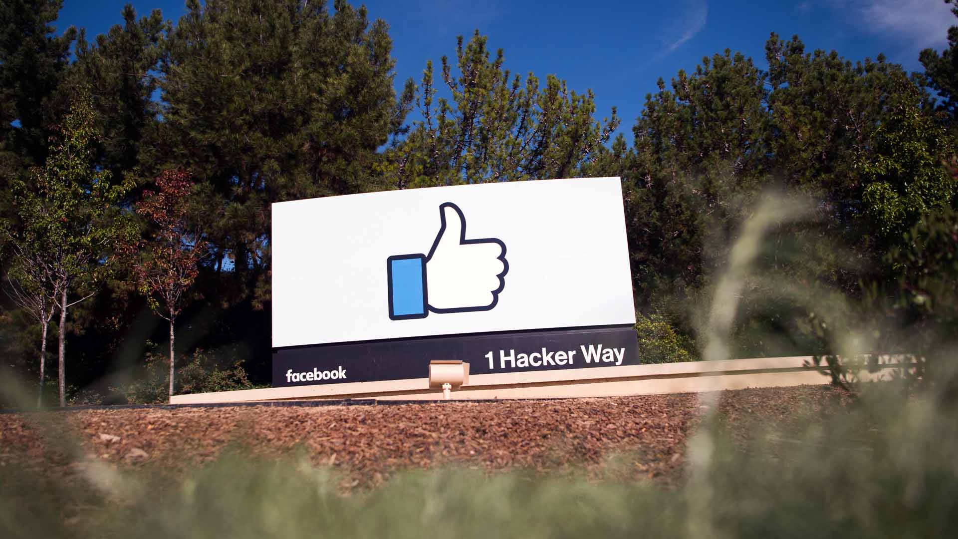 Facebook admite que expuso los números de 400 millones de usuarios