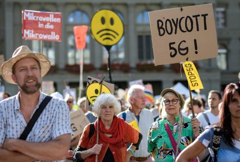 Miles de personas protestan en Suiza contra la implantación del 5G