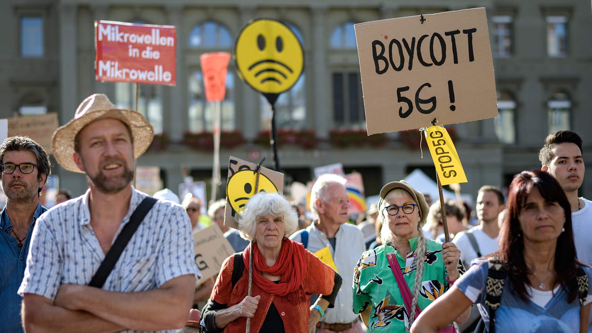 Miles de personas protestan en Suiza contra la implantación del 5G