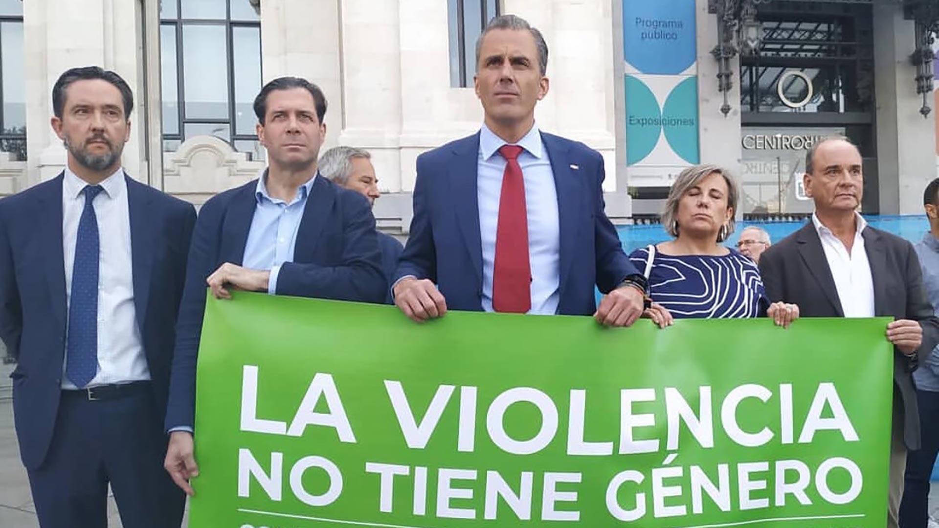 Almeida y Ortega Smith discuten por el boicot de Vox a un acto contra la violencia de género