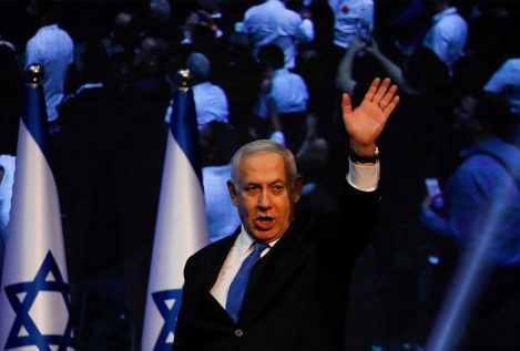Benjamin Netanyahu insta al centrista Beny Gantz a formar un gobierno de unión en Israel