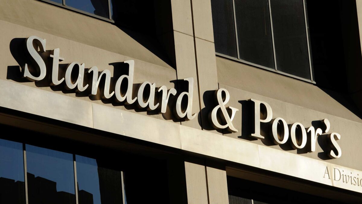 S&P sube la nota de España por su solidez económica pese al bloqueo político