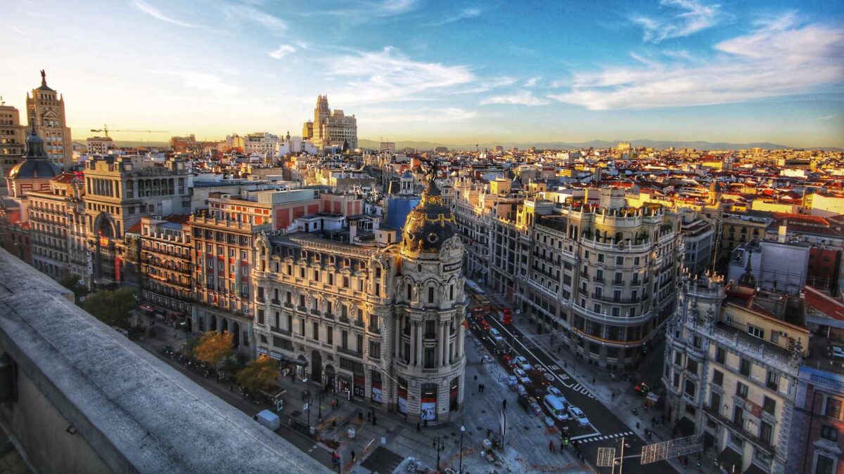 Almeida abre Madrid Central a los vehículos de etiqueta C con al menos dos ocupantes