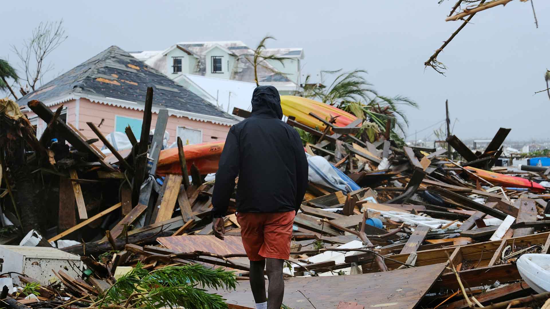 Ascienden a 20 los muertos en Bahamas por el huracán Dorian, que recupera la categoría 3