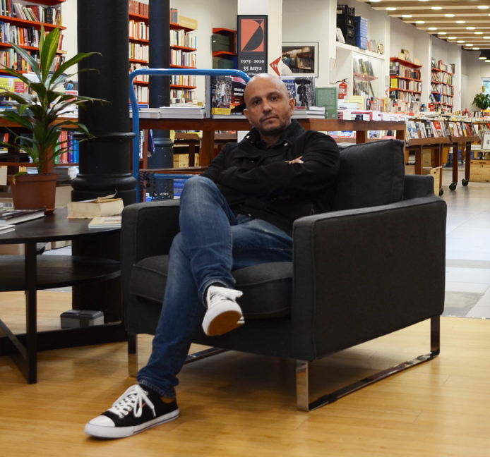 Jorge Carrión: “Amazon ha colonizado el imaginario de la compra de libros por internet”