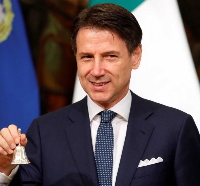 Conte asegura que Italia revisará las leyes de inmigración pero pide a la UE solidaridad real