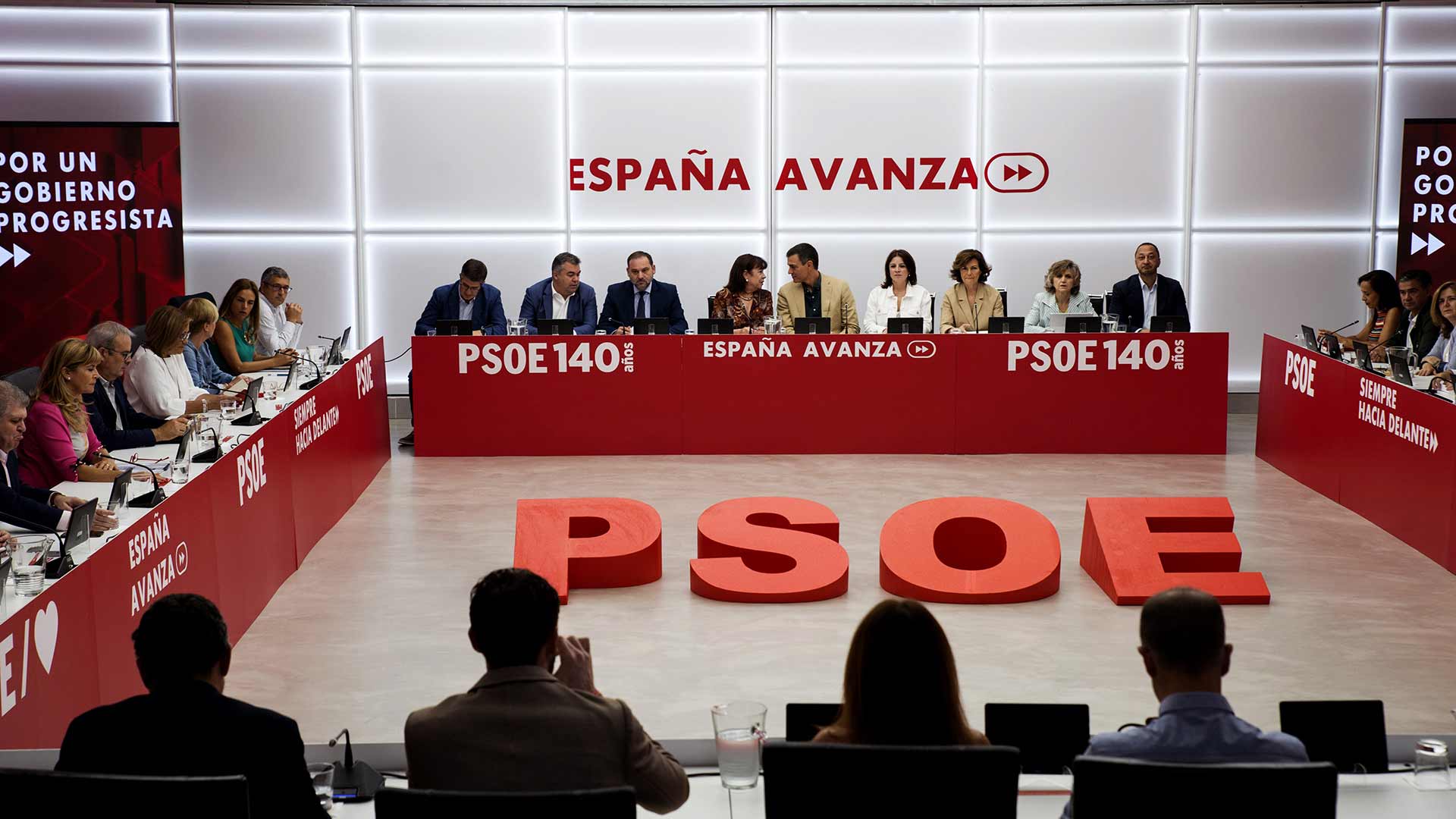 El CIS da la victoria en las elecciones al PSOE con un 34%, pero cae en intención de voto