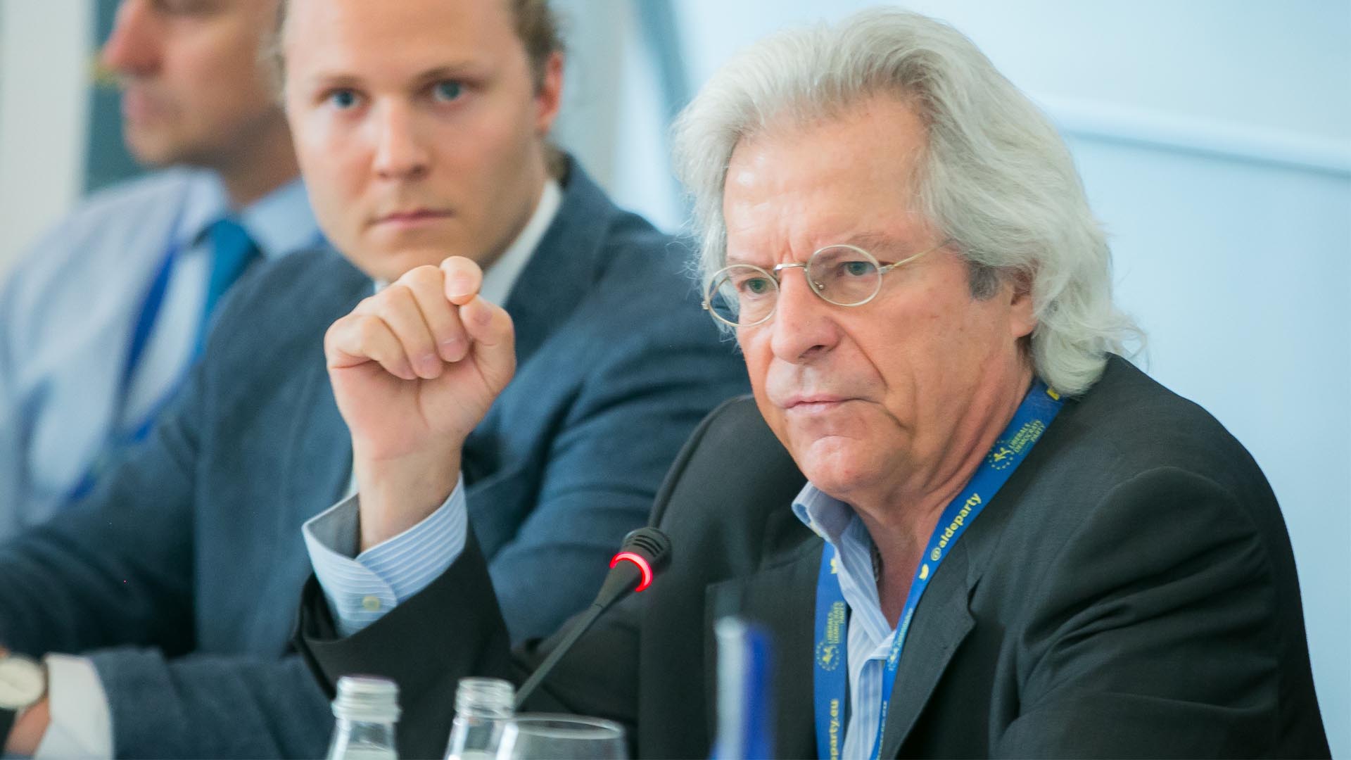 El eurodiputado Javier Nart abandona Ciudadanos aunque no renuncia a su escaño