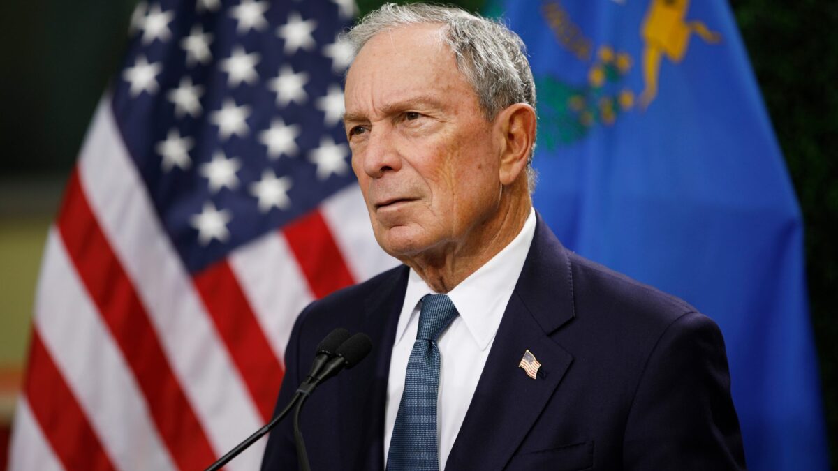 El magnate Michael Bloomberg destinará 160 millones de dólares a combatir el cigarrillo electrónico