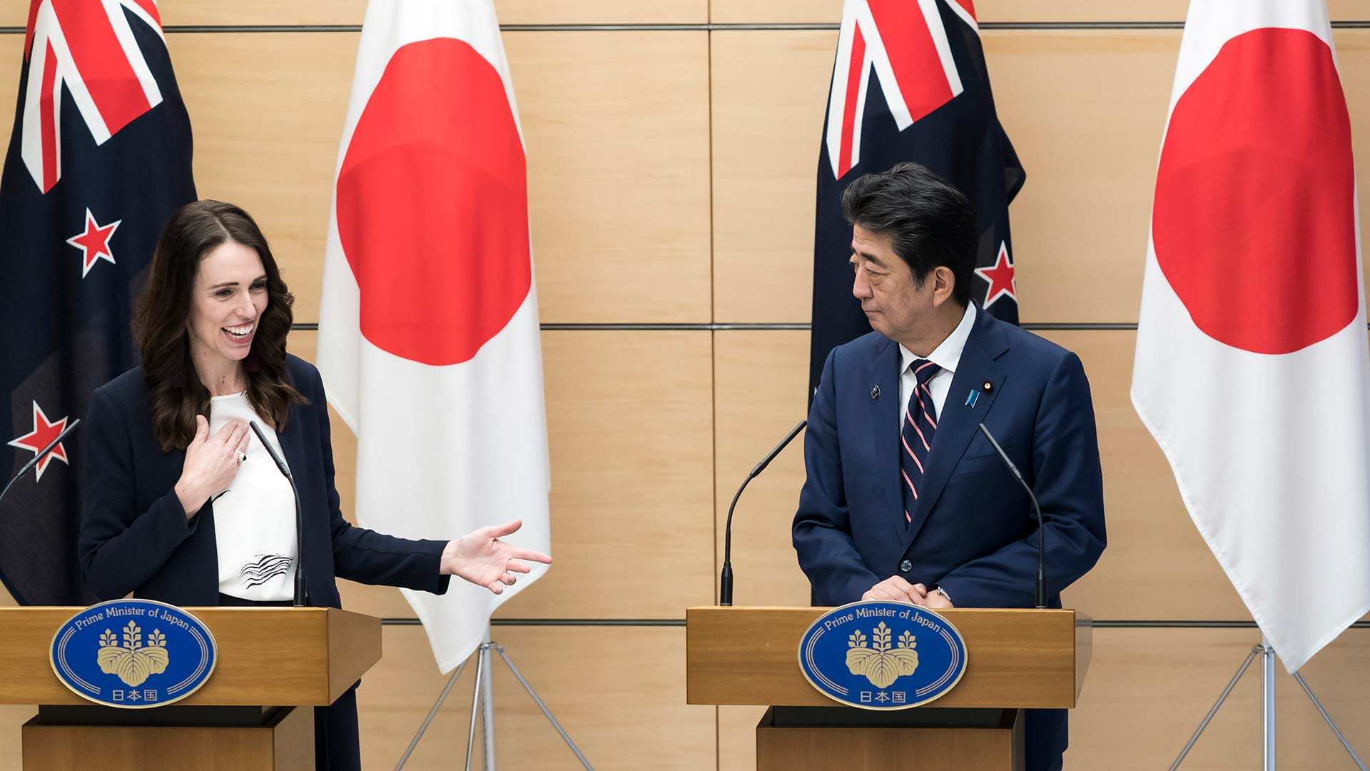 Jacinda Ardern, primera ministra de Nueva Zelanda, confunde a Japón con China durante su visita a Tokio