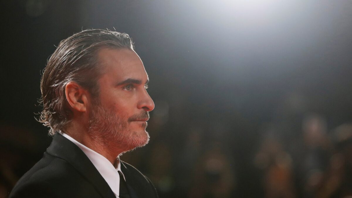 Joaquin Phoenix se emociona con el recuerdo de su hermano River y la influencia de ‘Toro salvaje’