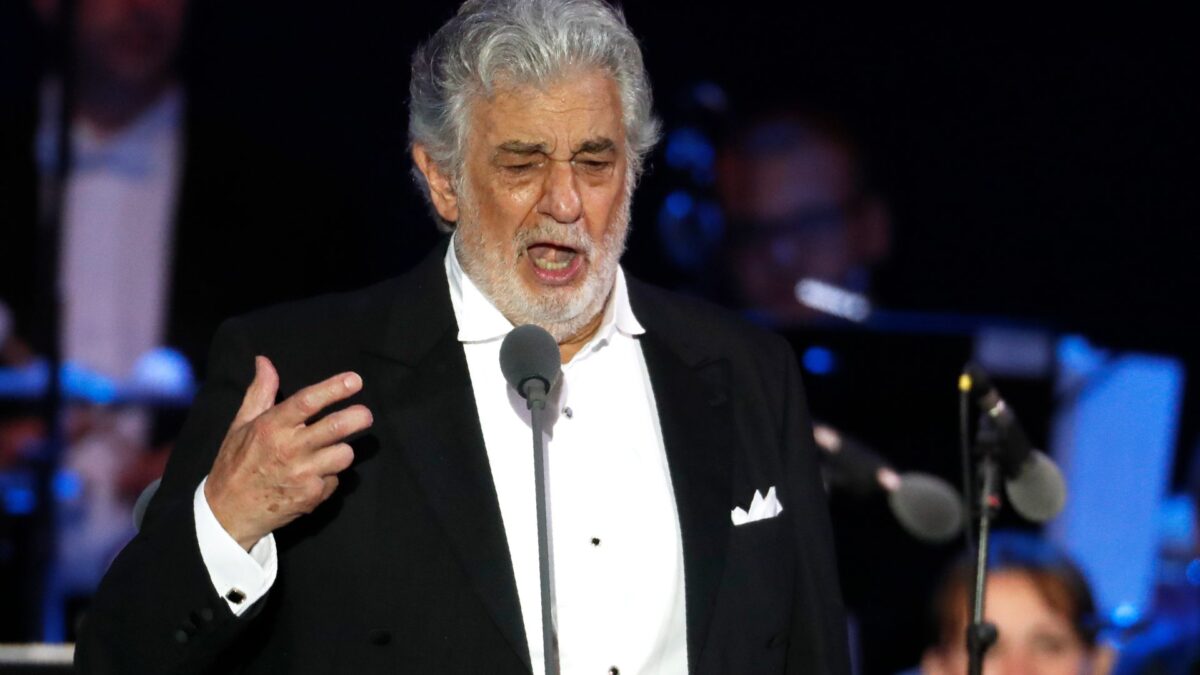 La Ópera de Los Ángeles invita a sus empleados a participar en la investigación sobre Plácido Domingo