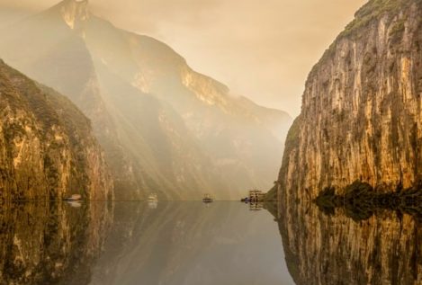 China encuentra a su monstruo del Lago Ness y resulta ser una gigante bolsa de plástico