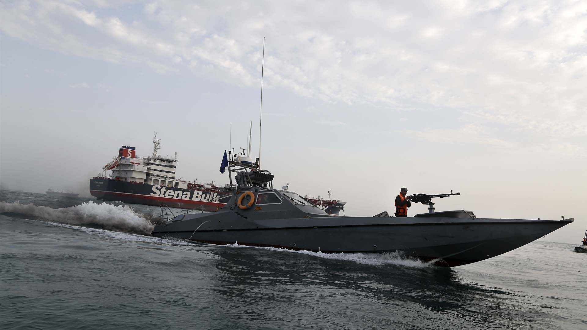 Liberados siete tripulantes del petrolero británico retenido en Irán