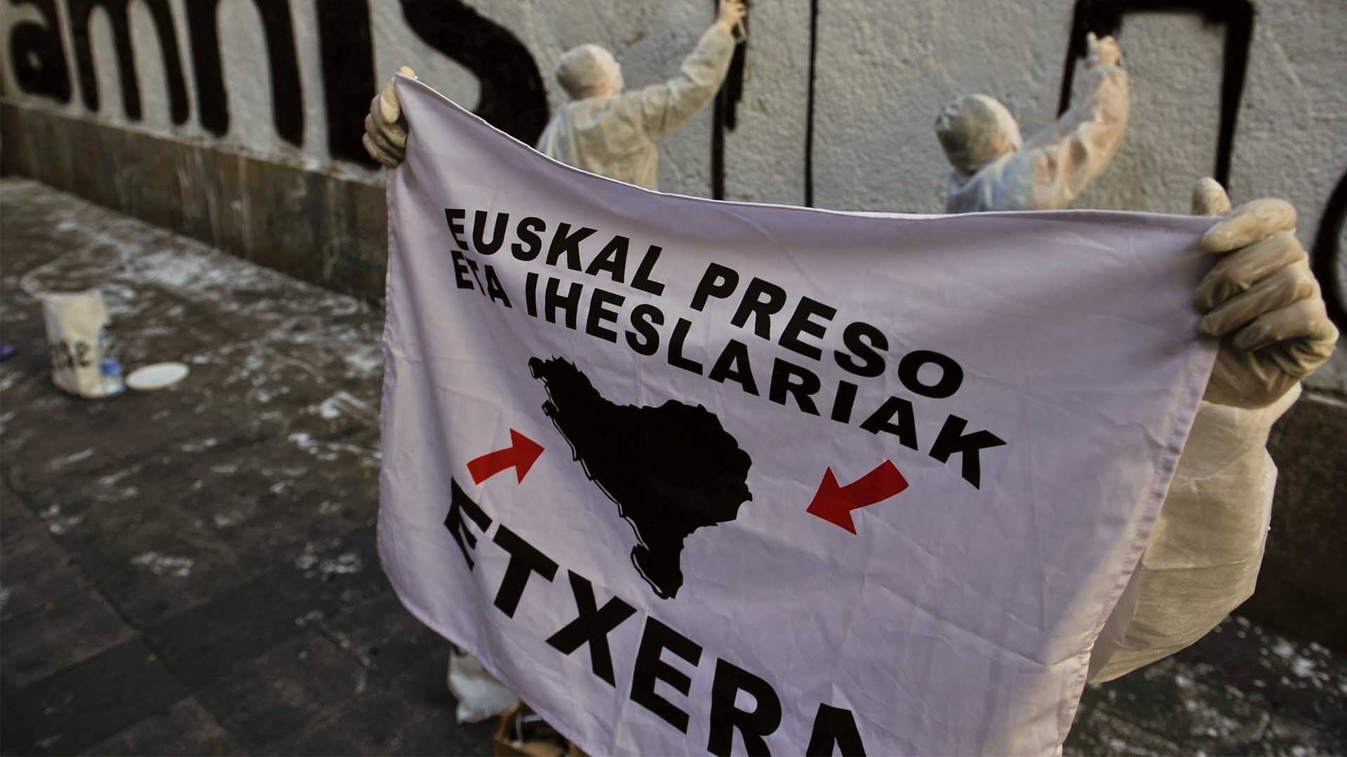 Los 47 miembros del frente de cárceles de ETA aceptan penas leves y no irán a prisión