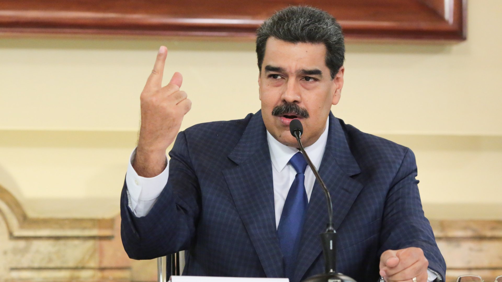 Maduro apunta sobre Guaidó y plantea aumentar las penas por "traición a la patria"