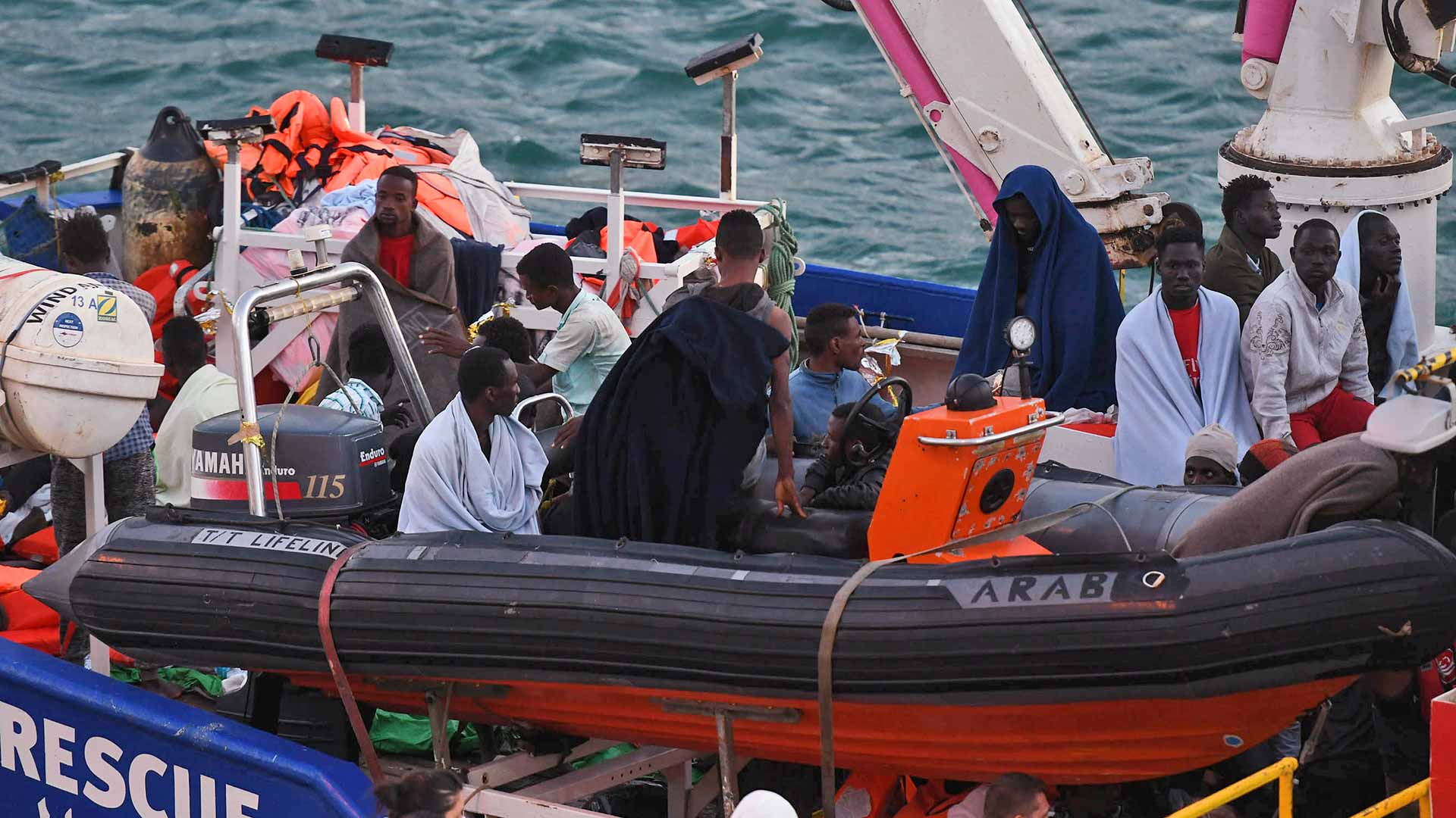 Malta acepta acoger a 90 migrantes rescatados por los guardacostas italianos