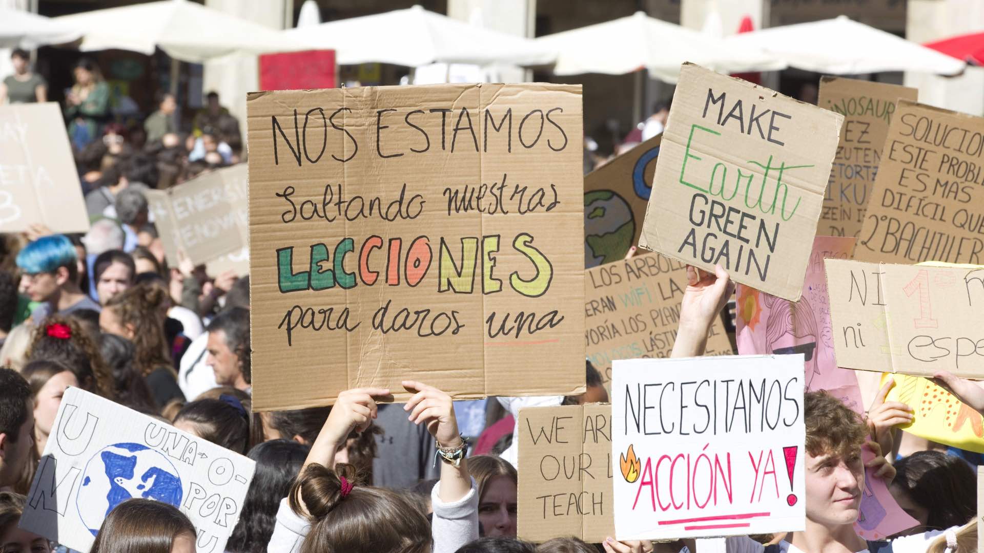 Miles de personas se movilizan en España contra la crisis climática 1