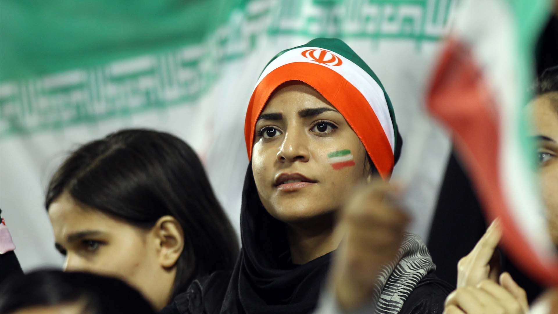 Muere tras prenderse fuego una activista iraní que intentó entrar en un estadio de fútbol masculino