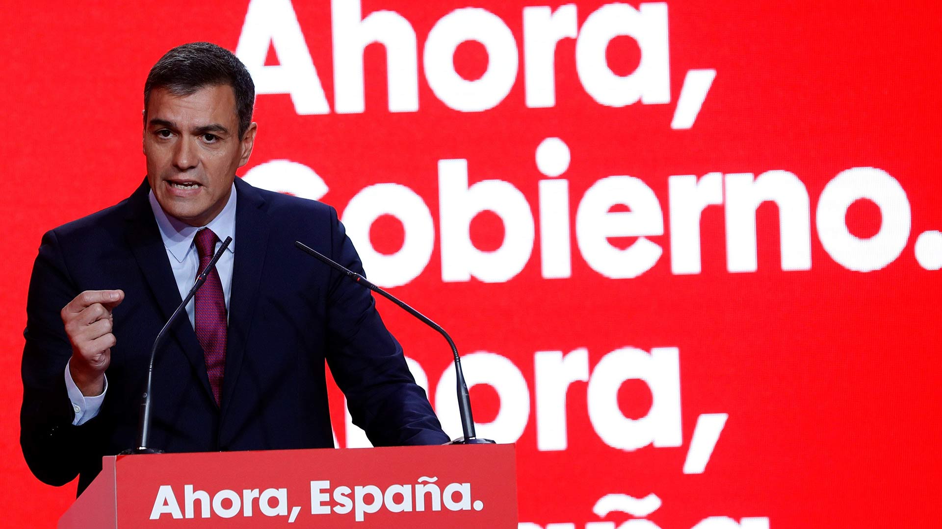 Pedro Sánchez presenta su campaña electoral con un claro mensaje a los independentistas: "Que no jueguen con fuego"