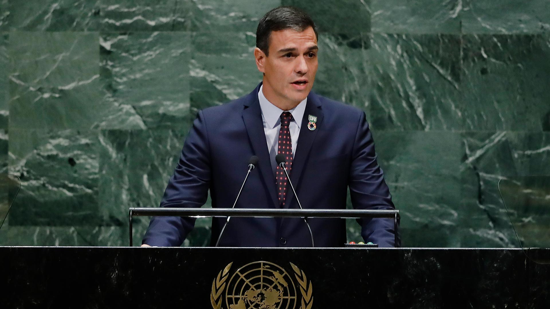 Sánchez celebra en la ONU la exhumación de Franco