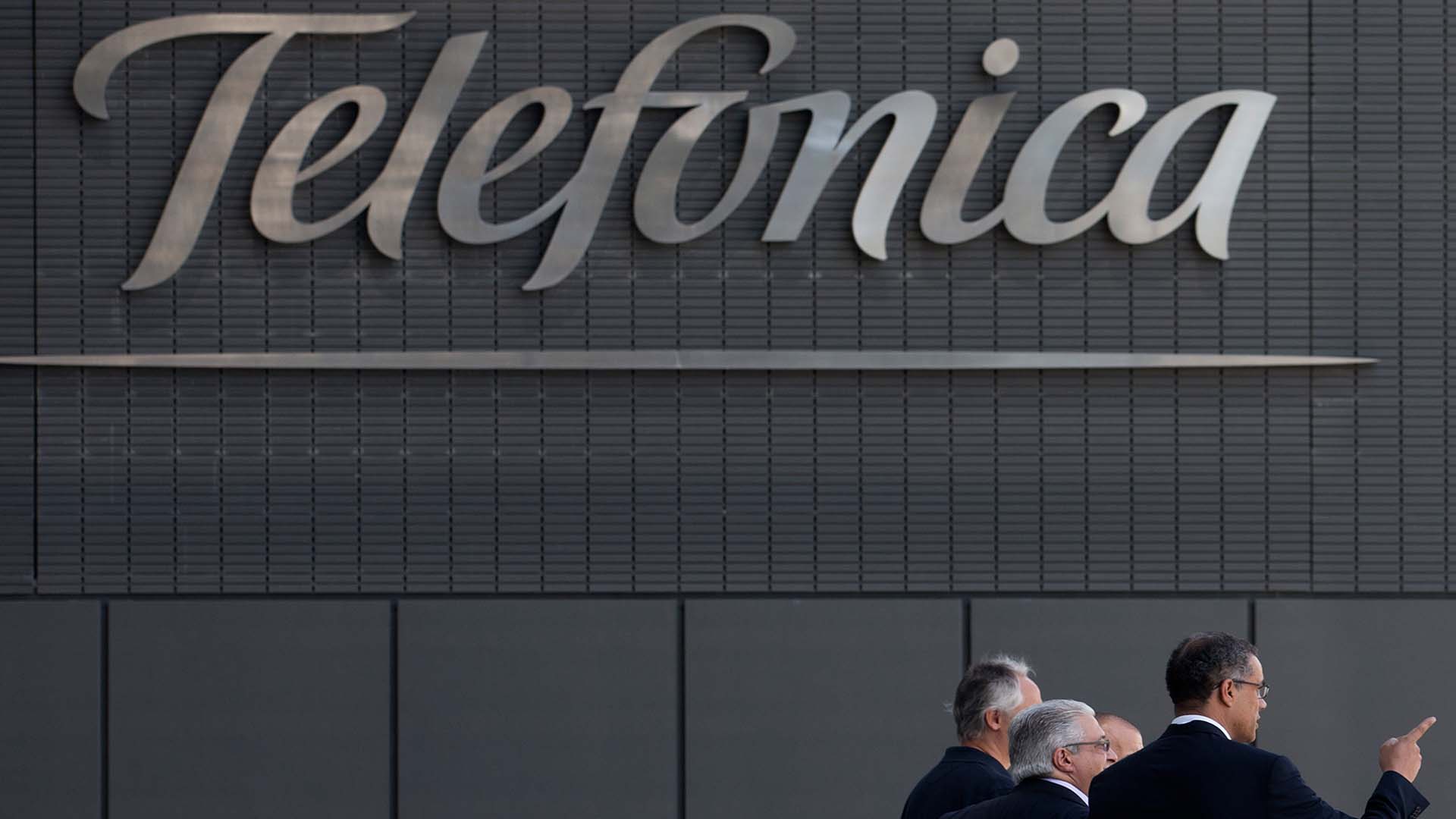 Telefónica anuncia un plan de salidas voluntarias en España, con hasta 5.000 afectados