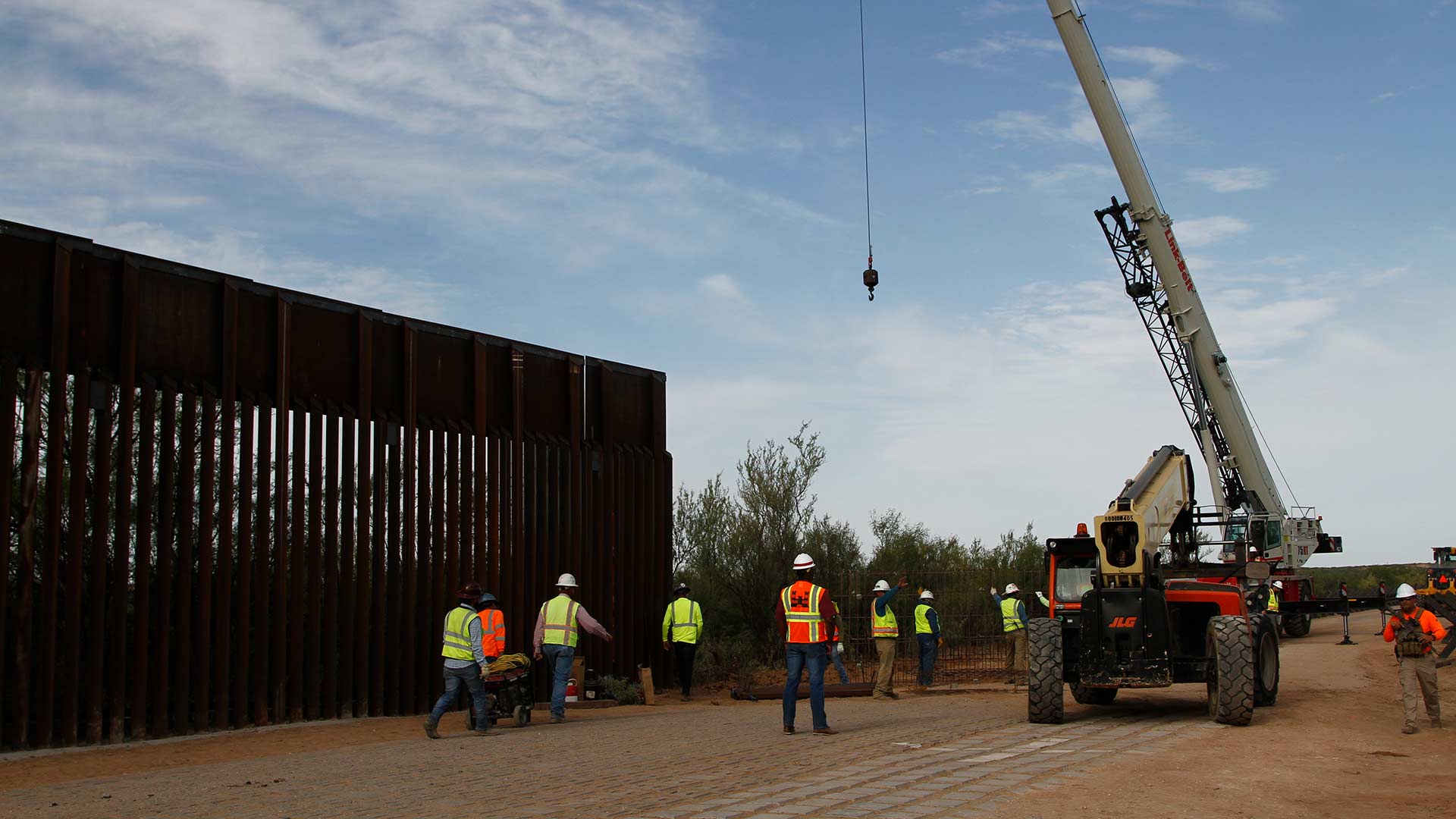Trump desvía otros 3.600 millones de dólares del Pentágono para el muro con México