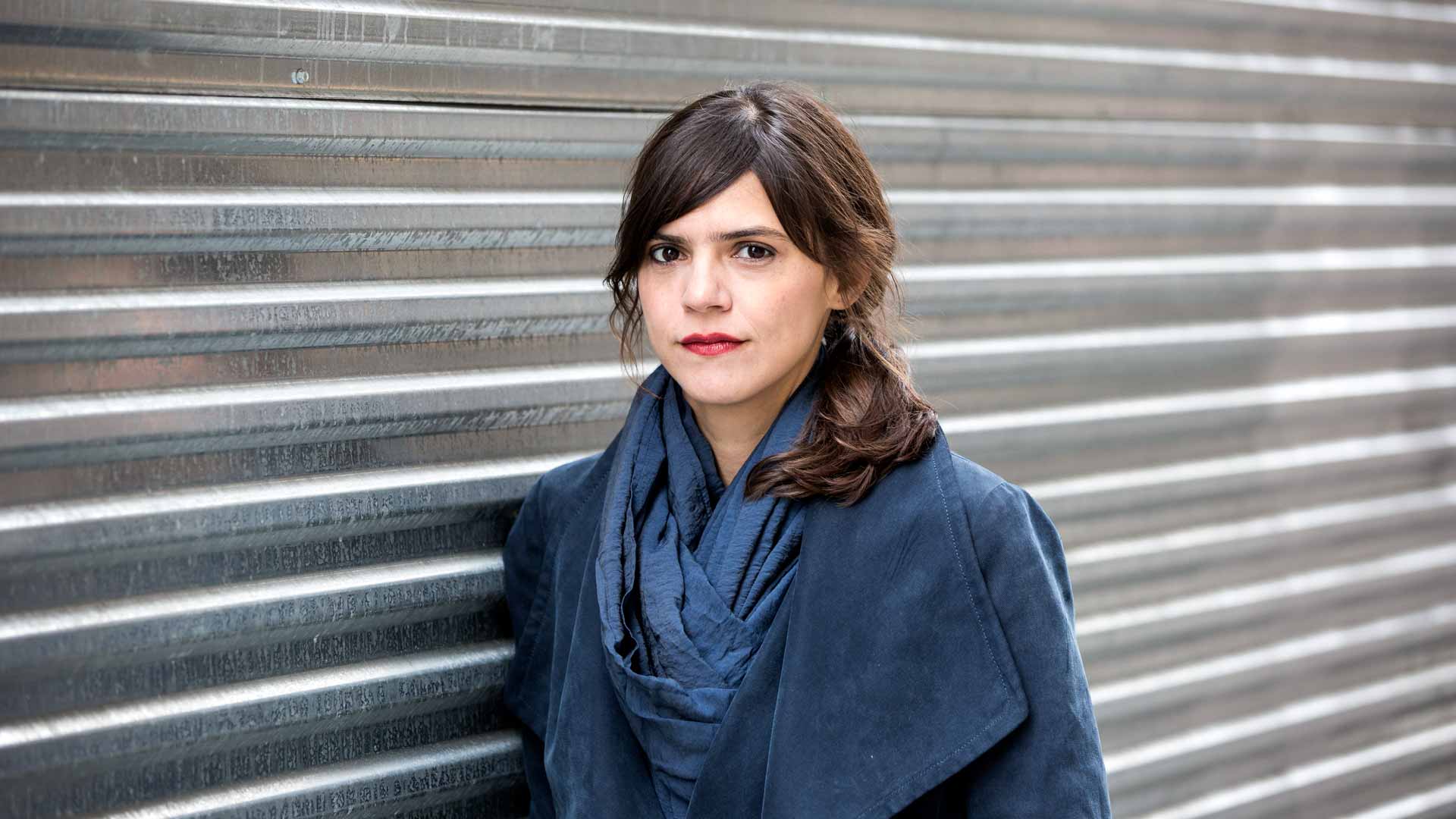 Valeria Luiselli confronta la nostalgia del presente en su última novela: 'Desierto Sonoro'