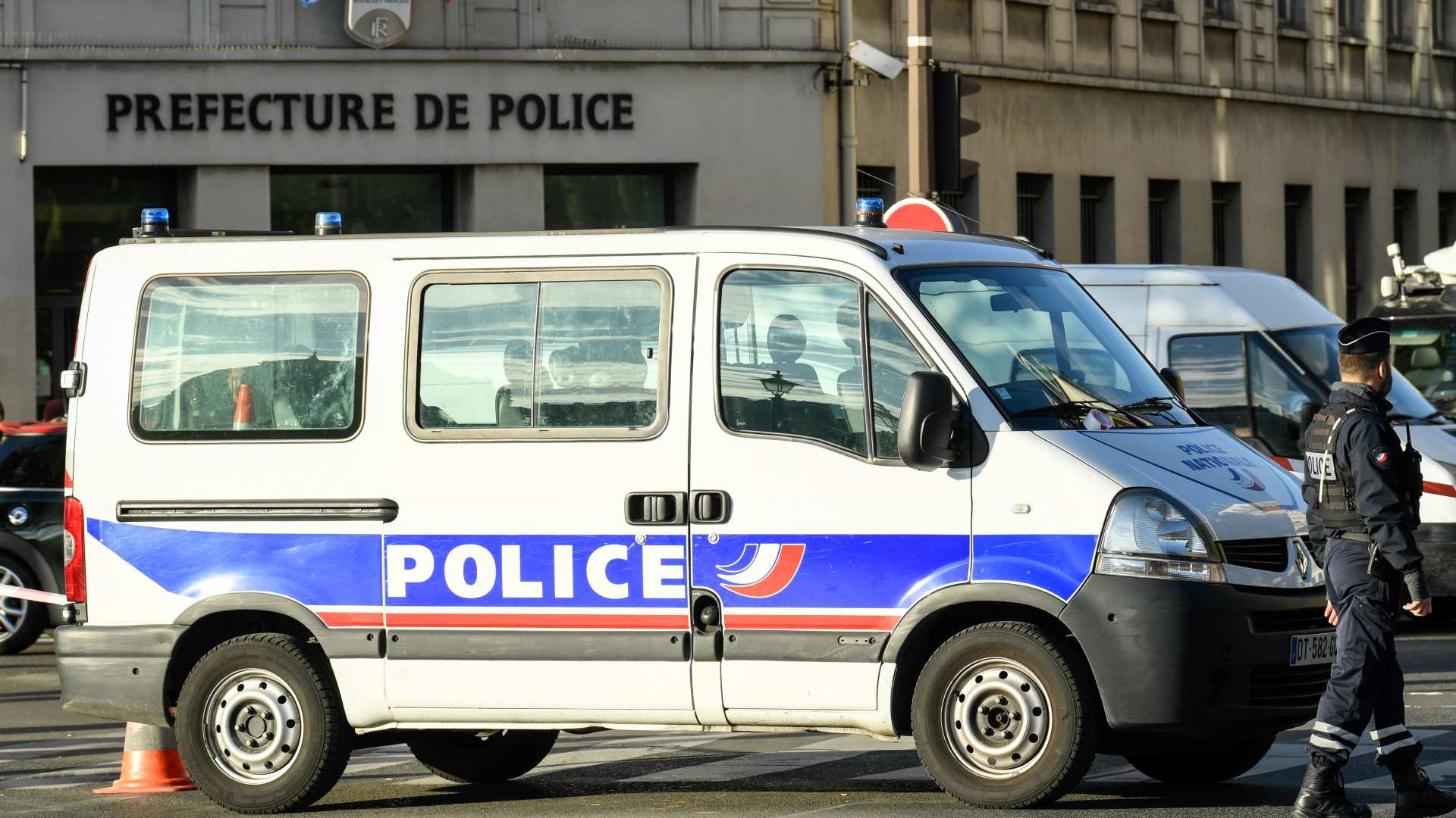 La Policía desarma a dos agentes en Francia por miedo a la radicalización