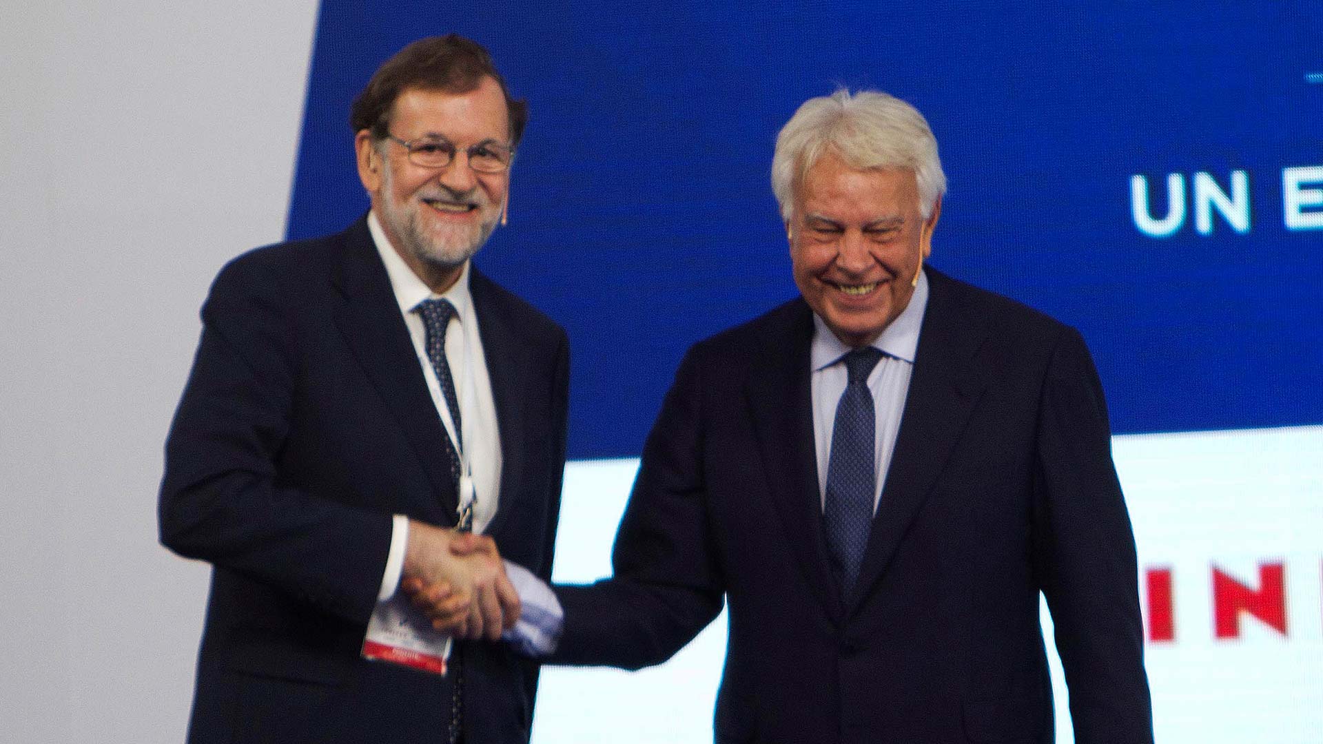 Rajoy y González avalan los pactos pero discrepan sobre la gran coalición