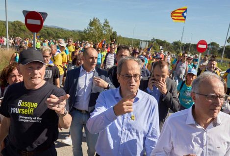 Torra se suma a la marcha independentista de Girona y evita condenar la violencia en Cataluña
