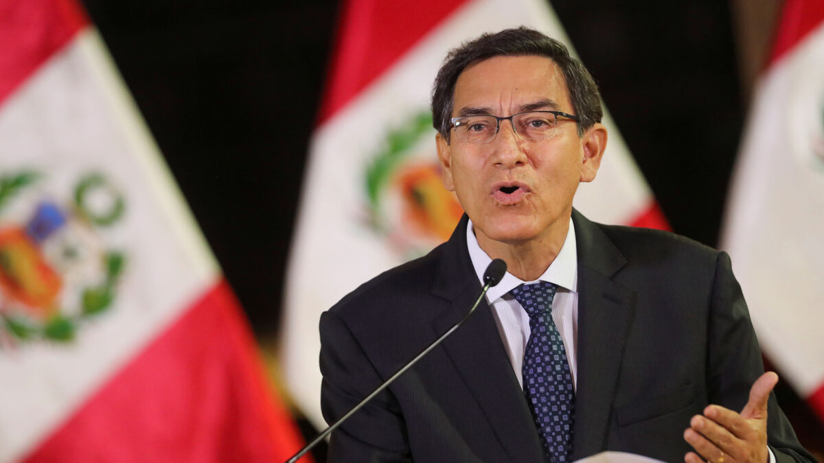 Cómo entender la disputa política en Perú tras la disolución del Congreso