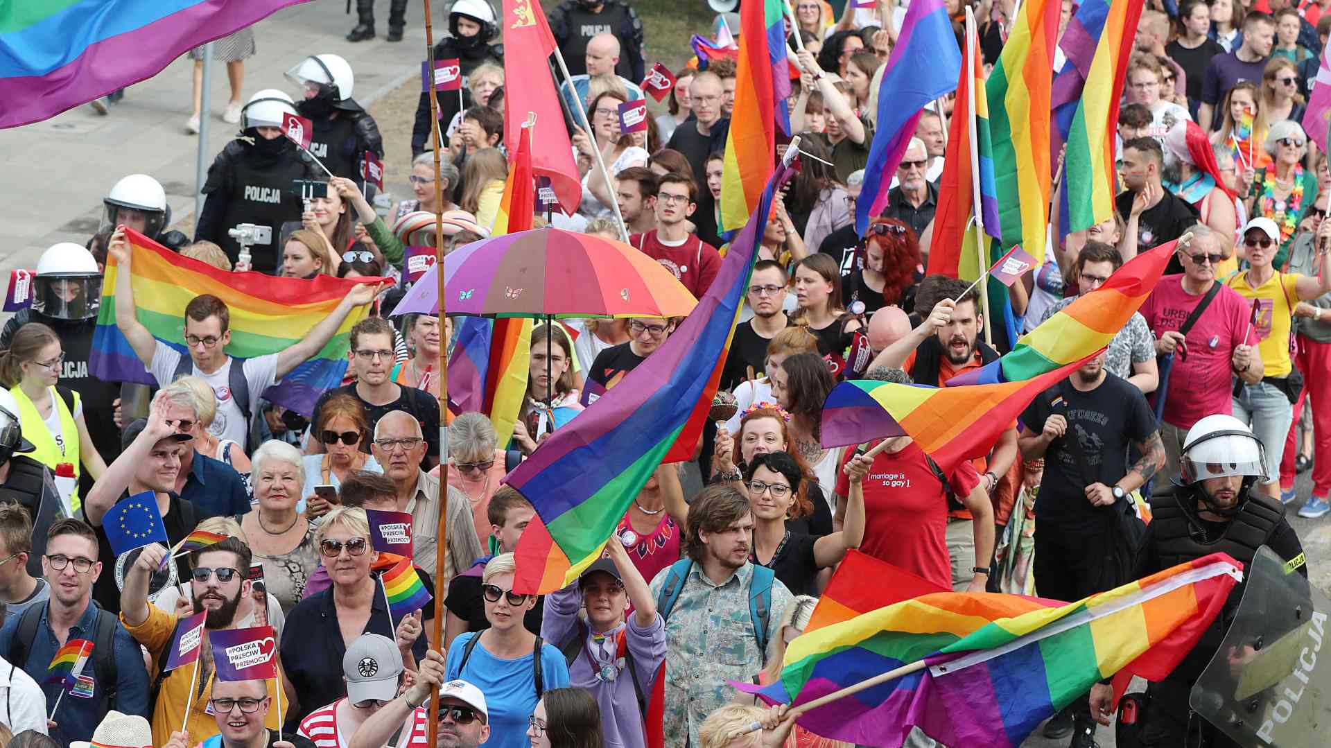 Unas horas de libertad al año para la comunidad LGTB polaca