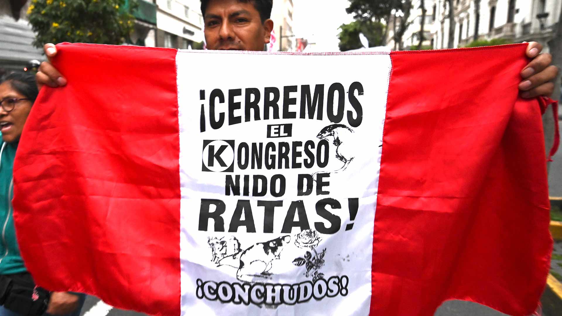 Crisis sin precedentes en Perú: Vizcarra disuelve el Congreso dominado por la oposición