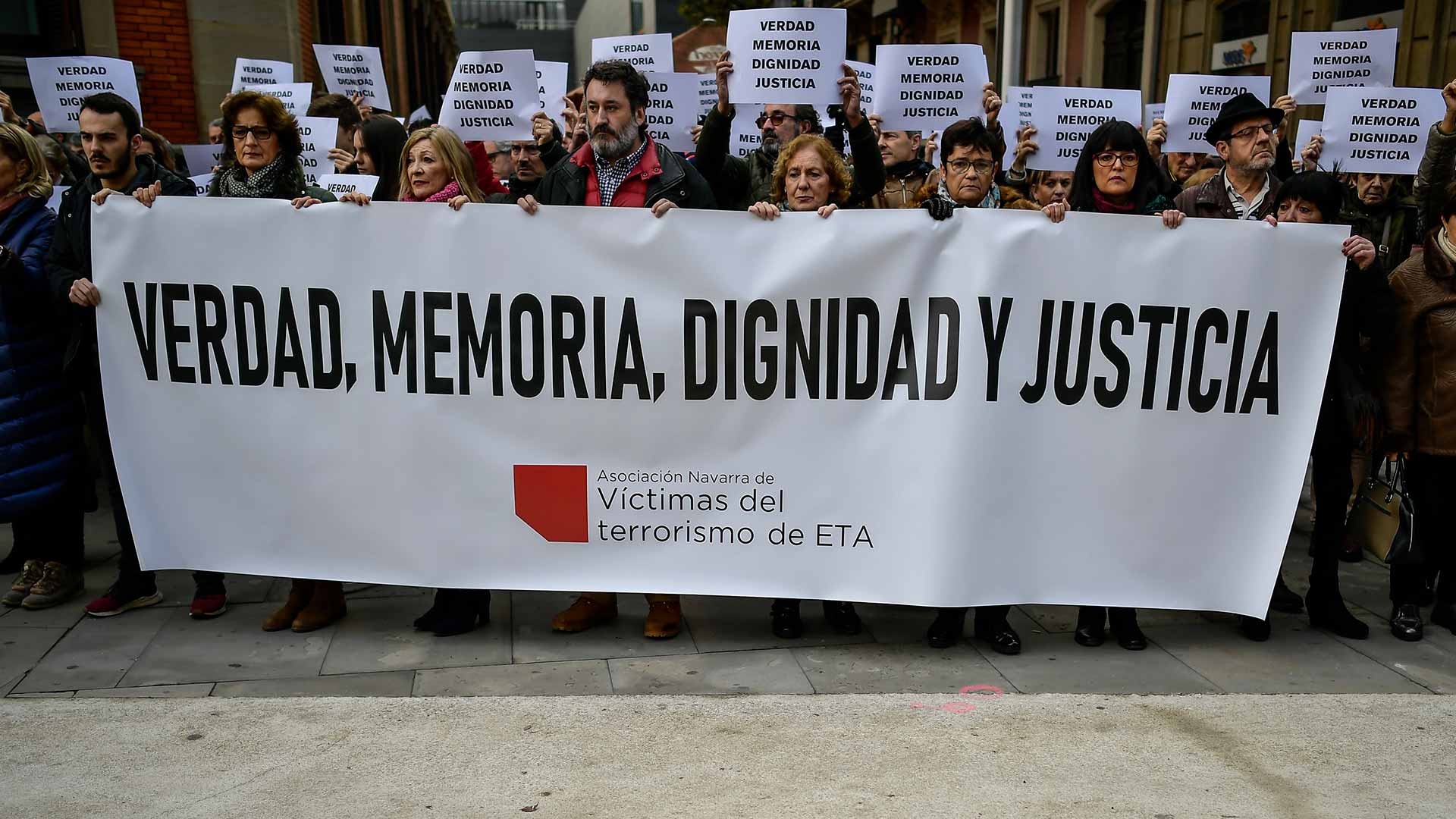 El Gobierno vasco pide cancelar la exposición del etarra Jon Bienzobas